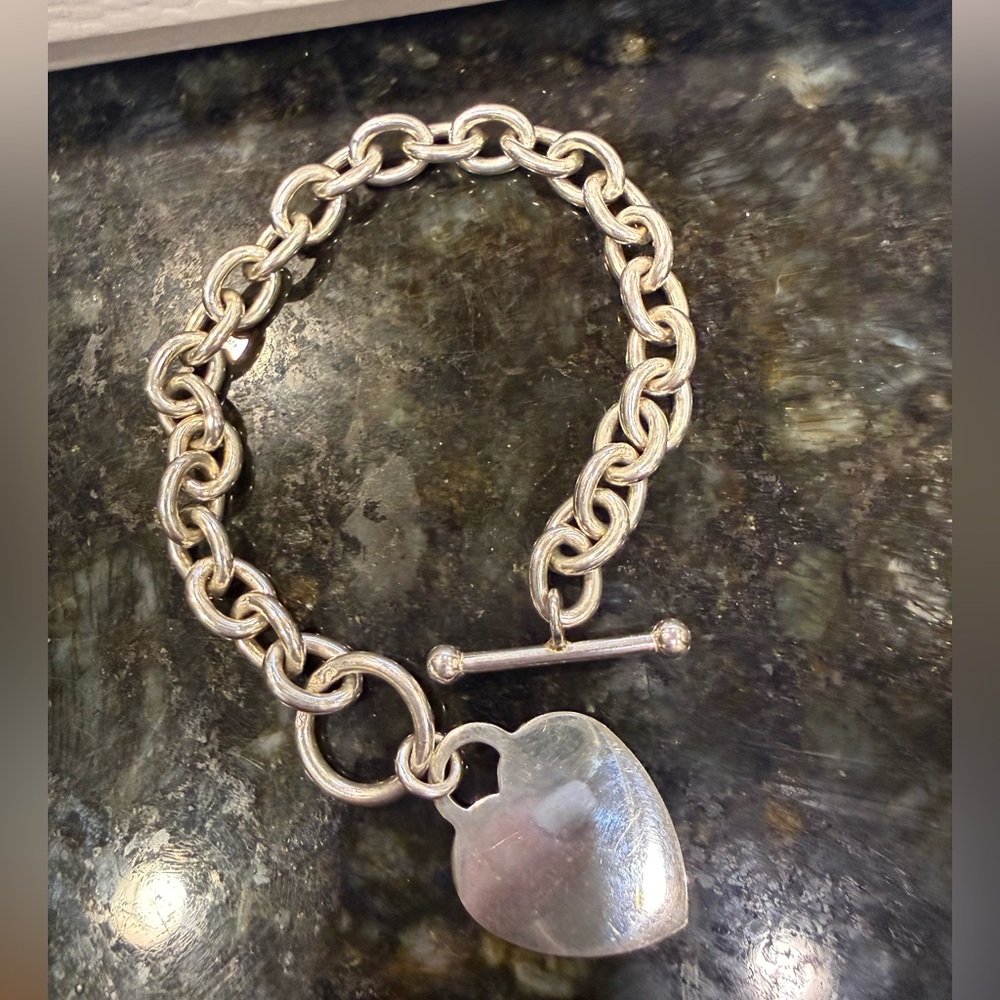 Sterling Silver bracelet, heart charm, toggle clasp - Picture 5 of 6